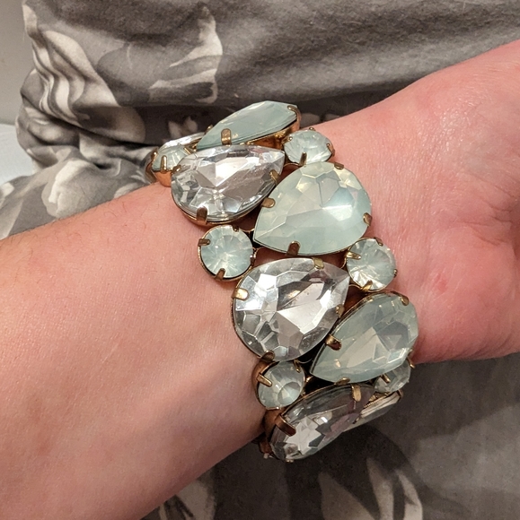 🌟3/$20🌟Statement Bracelet - Picture 2 of 4